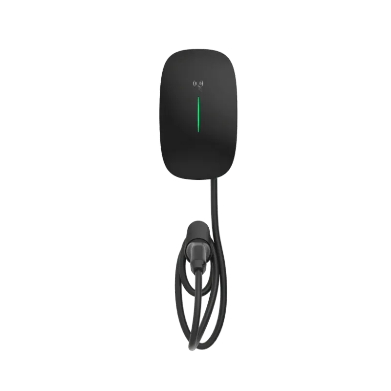 Borne de recharge CA résidentielle triphasée Entogo Caro Pro 22 kW sur socle blanc avec câble Type 2 fixe — view 7