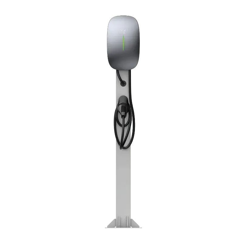 Borne de recharge CA résidentielle triphasée Entogo Caro Pro 22 kW sur socle blanc avec câble Type 2 fixe — view 8