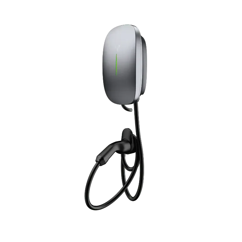 Borne de recharge CA résidentielle triphasée Entogo Caro Pro 22 kW sur socle blanc avec câble Type 2 fixe — view 13