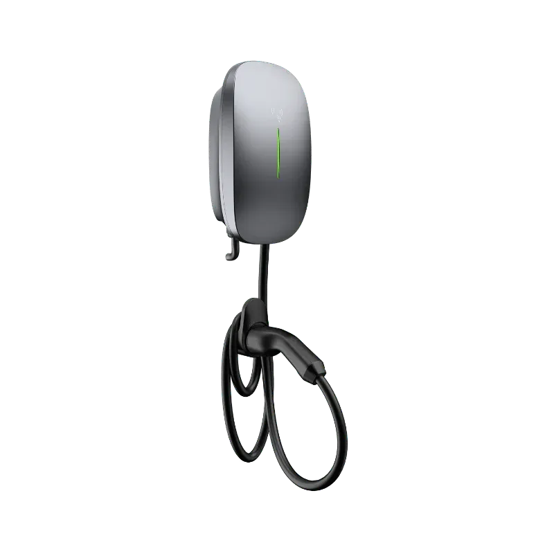 Borne de recharge CA résidentielle triphasée Entogo Caro Pro 22 kW sur socle blanc avec câble Type 2 fixe — view 14