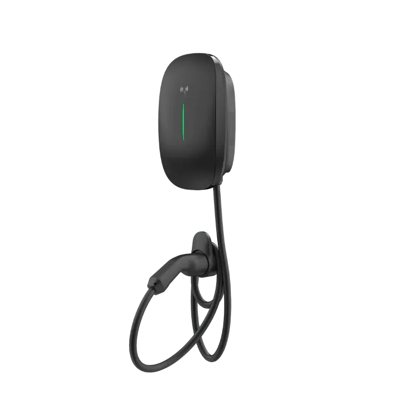Borne de recharge CA résidentielle triphasée Entogo Caro Pro 22 kW sur socle blanc avec câble Type 2 fixe — view 15