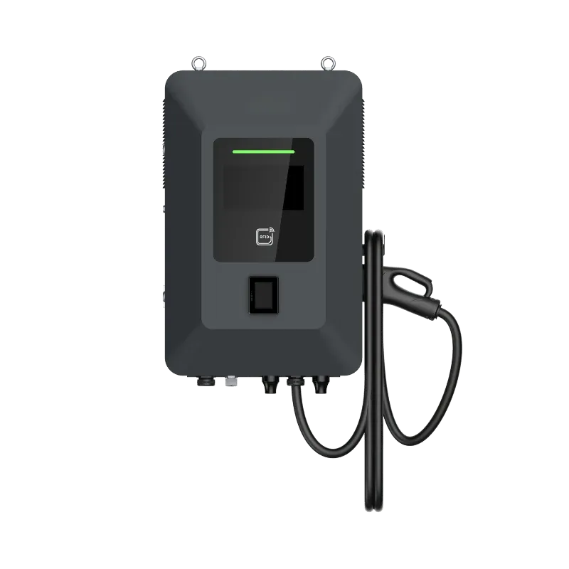 Borne de recharge rapide CC compacte Entogo MoBox 40 kW sur socle avec connecteur CCS2 et écran tactile de 10 pouces — view 14
