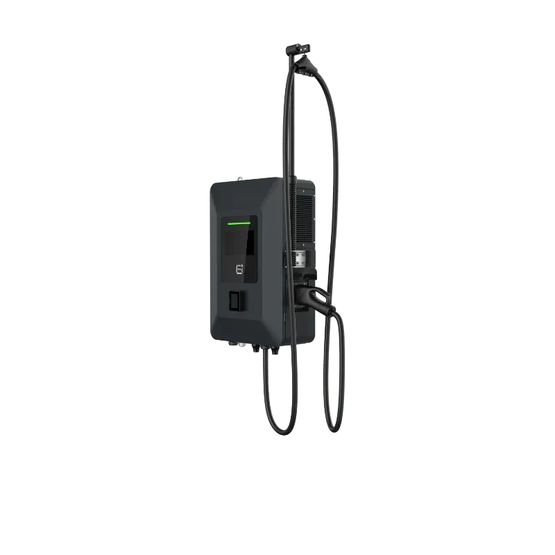 Borne de recharge rapide CC compacte Entogo MoBox 40 kW sur socle avec connecteur CCS2 et écran tactile de 10 pouces — view 24