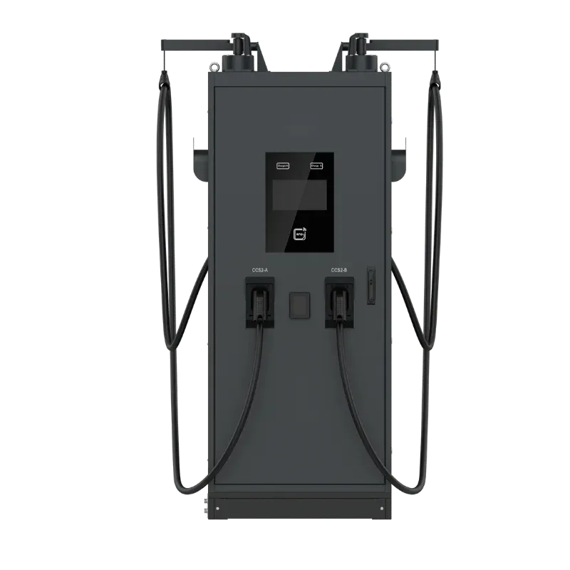Borne de recharge rapide CC sur pied Entogo Turbo 60/120 kW avec double connecteur CCS2 et portique de câbles en hauteur — view 12