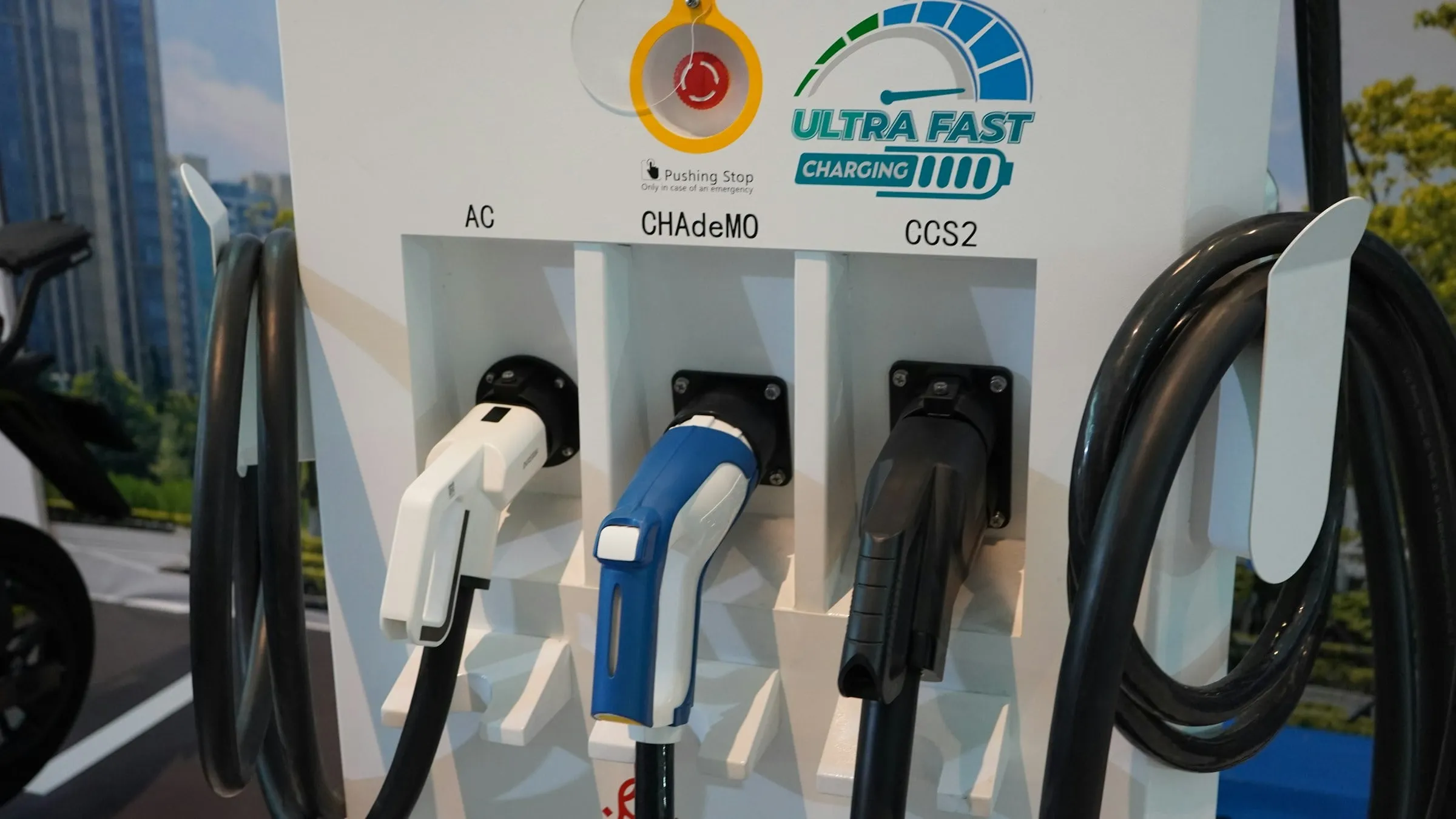 DC fast charging station for electric trucks beside transmission grid infrastructure