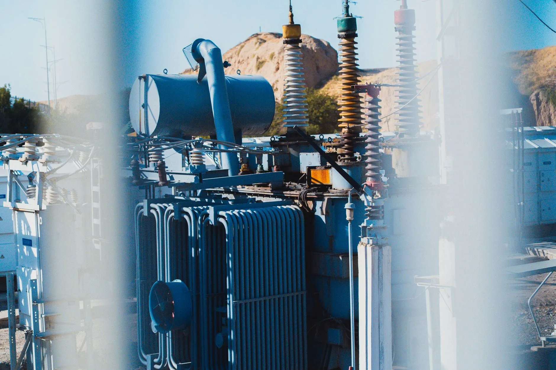 Dry-type transformer secondary grounding and bonding at an industrial facility, sized to NEC 250.30, Table 250.66 and CEC Rule 10-616